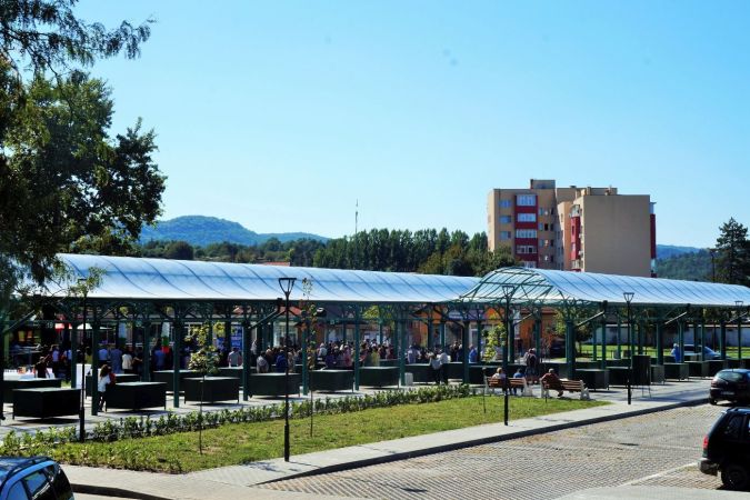 В Мездра отвори врати модерен покрит пазар, финансиран чрез Българска ...